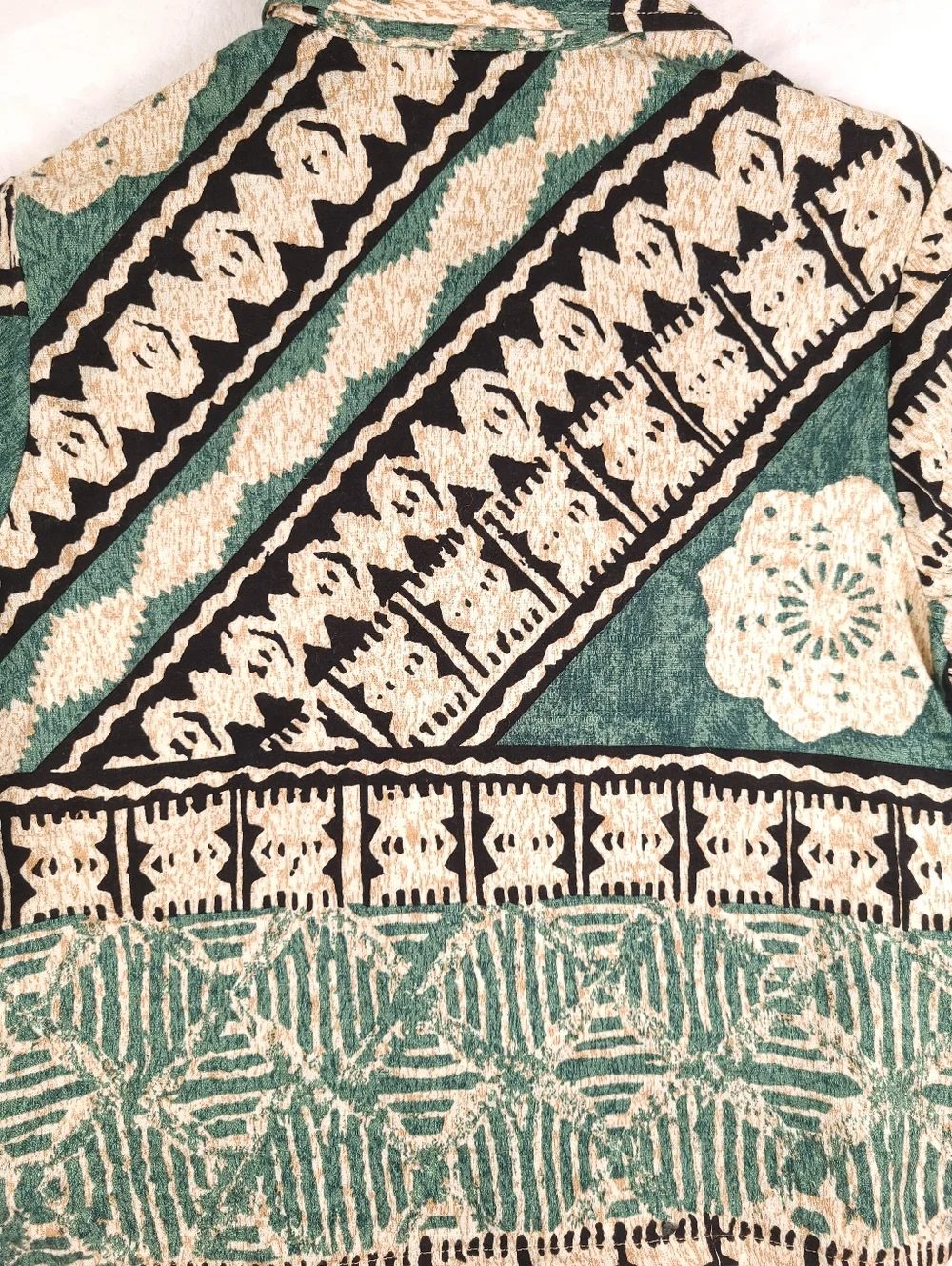 Hilo Hattie 100% Cotton The Hawaiian Original Short Sleeve Printed Shirt L